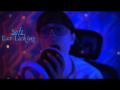 ASMR- Soft ear licking & kisses to soothe you- NO talking!