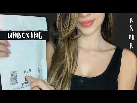 ASMR UNBOXING HAPPINESS BOUTIQUE 🎀 🎁 (mucho tapping y mouthsounds)