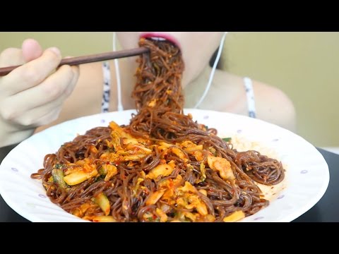 ASMR Spicy Cold Noodles aka Bibim Naengmyeon 비빔냉면 리얼사운드 먹방 | MINEE EATS