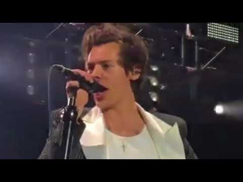 Harry Styles - Hot, cheeky and silly tour moments! (PART 3)