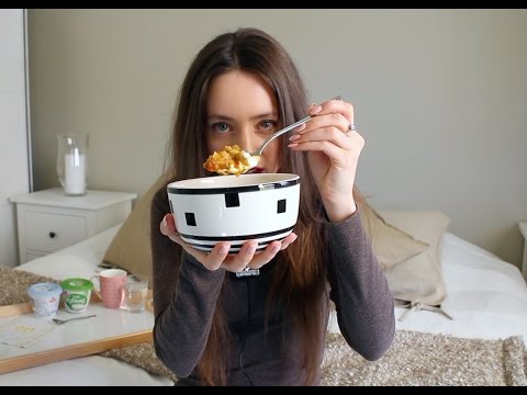ASMR Whisper Eating Sounds Chili Lentilsoup, Bread and Coffee