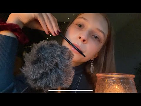 ASMR lo-fi spoolie nibbling and fixing you 👽