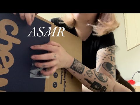ASMR on a Cardboard box 📦 💕 (no talking, scratching, tapping)