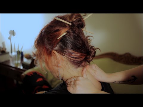 ASMR Massage ~ Neck & Shoulders on my Sister 💞 Head Scratching ⚬ Fabric Sounds ⚬ Moisturiser ⚬