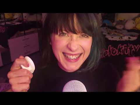 ASMR // WET EAR LICKING CLEANING TONGUE SWIRLING ⭐️