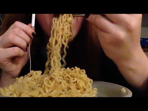 Asmr Ramen noodles *Big bites* *Exaggerated chewing*