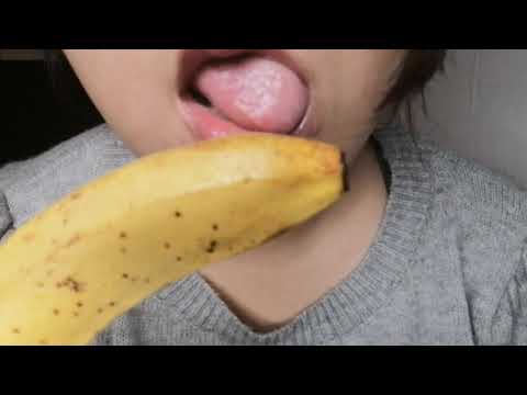 asmr eating licking banana nice sounds🍌 Branda Asmr