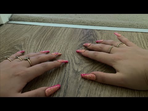 ASMR floor scratching and tapping for 2 minutes 💚 ~looped for 10 minutes~ | No talking