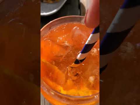 10 second tingles | cool icy drink on a sunny day 🍹