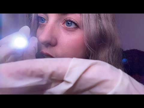 ASMR | There’s Something in Your Ears 👂🏻 👀 [Light Triggers]