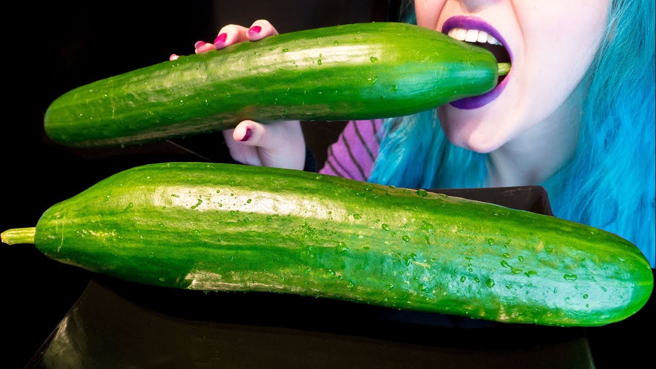 ASMR: Eating A Huge Raw Cucumber! | Eat the Whole Thing ~ Relaxing Eating Sounds [No Talking|V] 😻