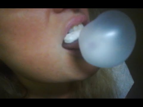 ASMR gum chewing and blowing bubbles (watch until the end😜)