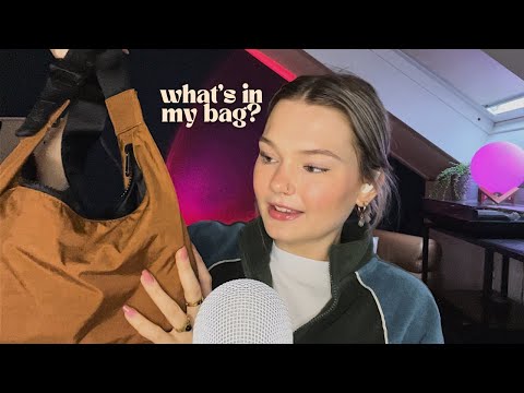 ASMR what's in my bag 💼🎀💖