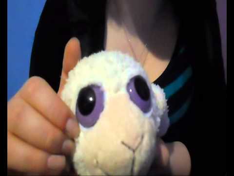 ASMR-toys stroking and scratching, little balls squeezing