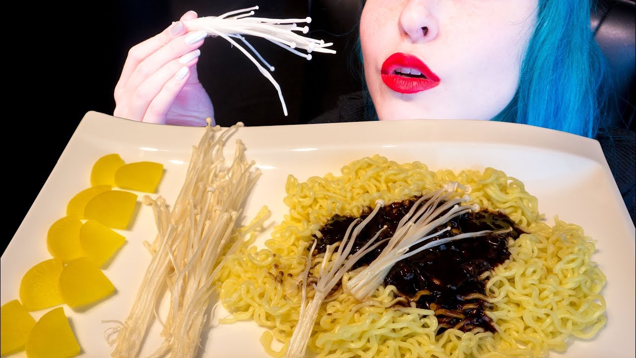 ASMR: Korean Black Bean Noodles w/ Enoki Mushrooms | Jjajangmyeon ~ Relaxing Eating [No Talking|V] 😻