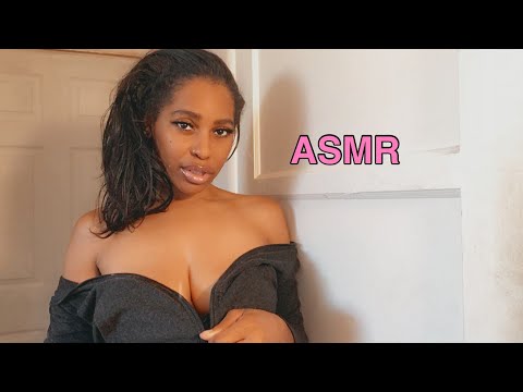 ASMR | Playing With Zipper W/Gum chewing & Sweater Scratching Sounds