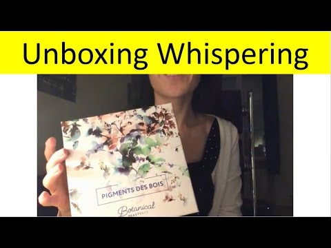 { ASMR FR } Unboxing whispering tapping * chuchotement * ASMR Français