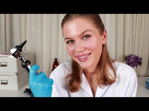 [ASMR] Ear Doctor Lizi Examines and Cleans Your Ears.  Medical RP, Personal Attention