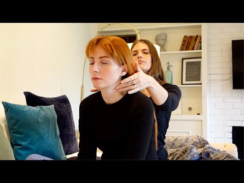 ASMR | Hair play & back scratching with @littlemecarmie (no talking, fabric scratch, hair sounds)