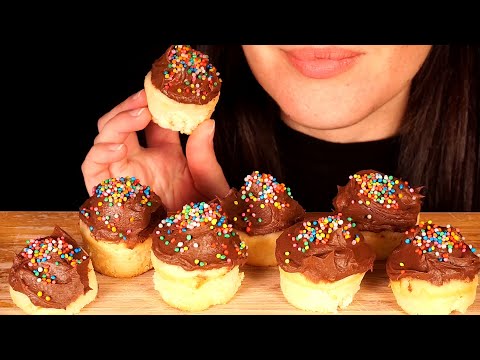ASMR Mini Vanilla Cupcakes With Chocolate Frosting (Mostly No Talking)