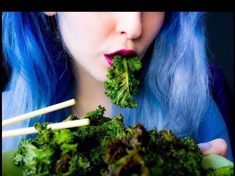 ASMR: SUPER Crunchy Kale Chips ~ Relaxing Eating Sounds [No Talking | Vegan] 😻