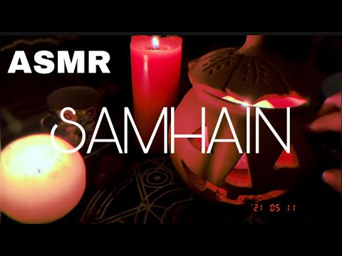 ASMR Caseiro | Ritual SAMHAIN 🎃 (sussurros, tapping, scratching, sons de fogueira e chuva)