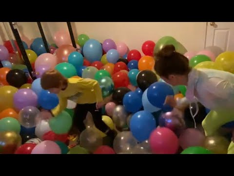 1000 balloons play and pop