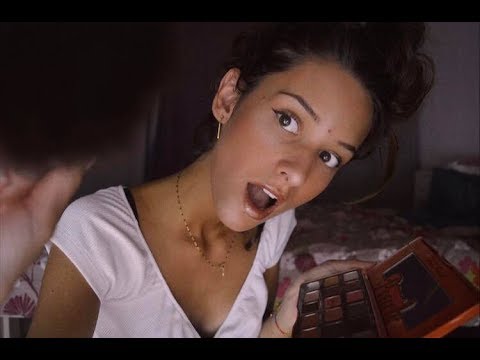 ASMR FRANÇAIS - ROLEPLAY - Je te maquille pour ce soir ! (inaudibles chants, brush, mascara)