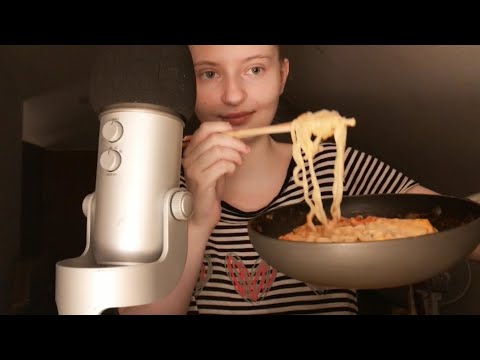 Asmr | SPICY NOODLES WITH RICE CAKES (eating sounds)