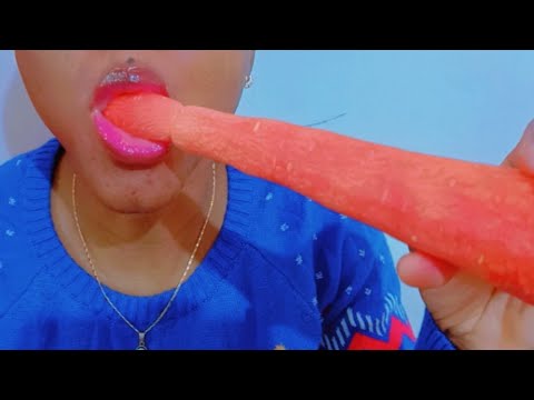 ASMR - CARROT EATING 🥕 (Mouth sounds)