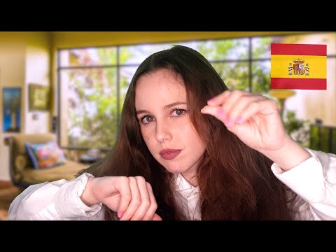 ASMR Spanish Roleplay - Psicóloga te hace preguntas personales (Español)