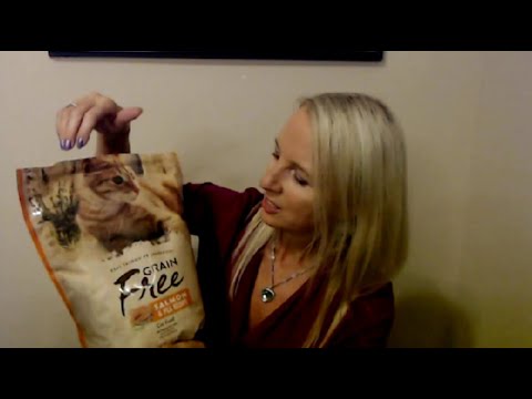 ASMR | Dry/Wet Cat Food Show & Tell (Whisper)