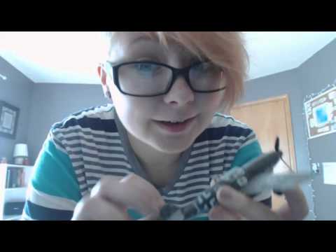 ASMR Showing you some model airplanes and tapping on them :)