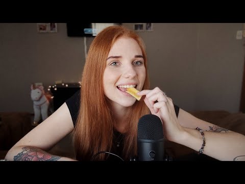 ASMR | Eating a Crunchie chocolate with clicky whispers. 😋