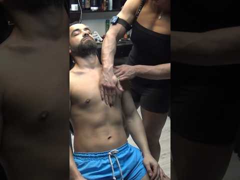 LADY BARBER RELIEVED MAN'S CHEST PAIN - CRACKS #chestmassage #asmr massage #ladybarbermassage #acmp