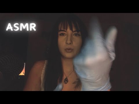 ASMR| FAST AND AGRESSIVE HAND MOVEMENTS WITH GLOVES (TONGUE CLICKING)