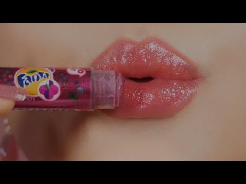 [ASMR] LIP SMAKERS Application Mouth Soundsㅣ맛있는 챕스틱 바르며 입소리ㅣリップバームを塗りながら口音