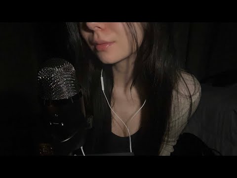 ASMR #1 | Fast and aggressive (mouth sounds, mic rubbing, collarbone tapping)