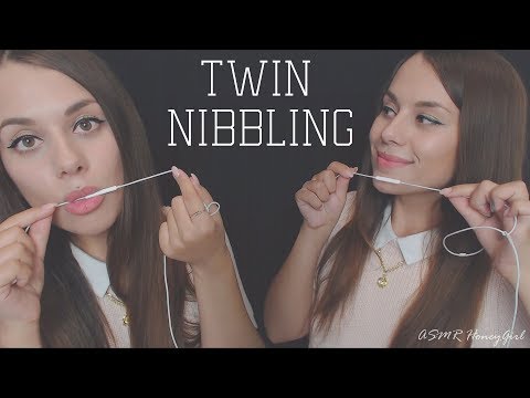 ASMR Twin Ear Licking and Nibbling Lo-Fi iPhone mic 👅 | АСМР Двойные звуки рта на микро от Айфона