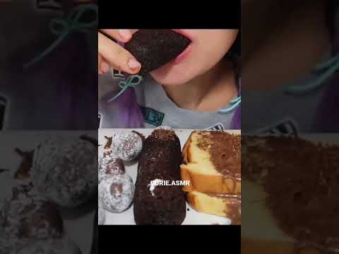 ASMR Eating Chocolate Twinkies #squishy 트윙키 먹방#shorts #asmr #asmreating