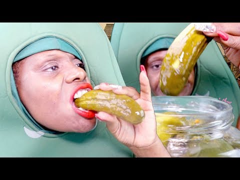 MEGA BIG FAT CRUNCH PICKLES ASMR EATING MOUTH SOUNDS | HALLOWEEN 2017