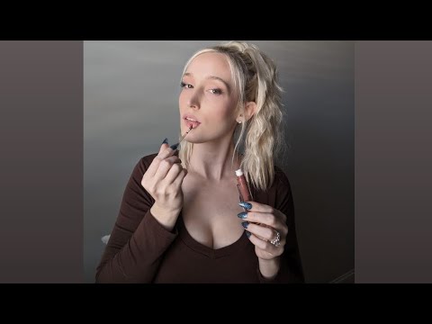 🎧💋💄ASMR Applying lipstick and lipgloss- giving you SUPER CLOSE kisses✨Requested✨