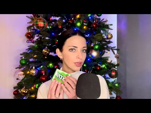 ASMR| Gum Chewing and Bubble Popping💚