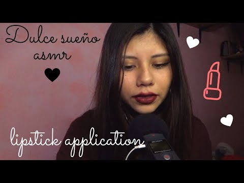 ASMR Español - Lipstick Application (Mouth Sounds and Kissing Sounds)