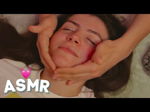 ASMR | Mon Amoureux me fait un soin du visage 💓