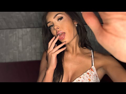 ASMR Girlfriend Spit Painting Role-Play🎨