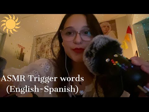 ASMR *tingly* English to Spanish trigger words + hand movements