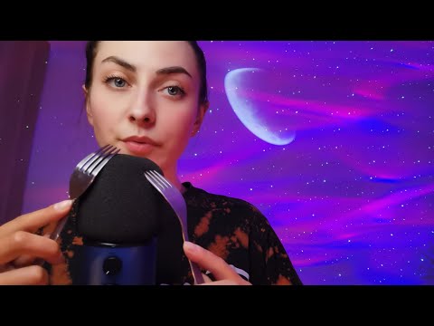 ASMR-Scratching the mic with different objects 💙