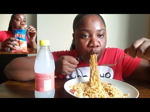 ASMR MUKBANG INDOMIE FRIED NOODLES 🍜 EGGS 🥚 AND SAUSAGE 🌭 yummy ruffles