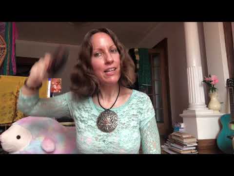 ASMR Brushing hair cheveux comb relaxing wooden francais Canada